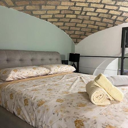 La Rosa Di Roma Colosseo Apartment Luaran gambar