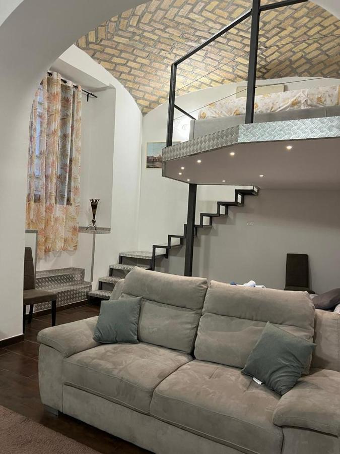 La Rosa Di Roma Colosseo Apartment Luaran gambar