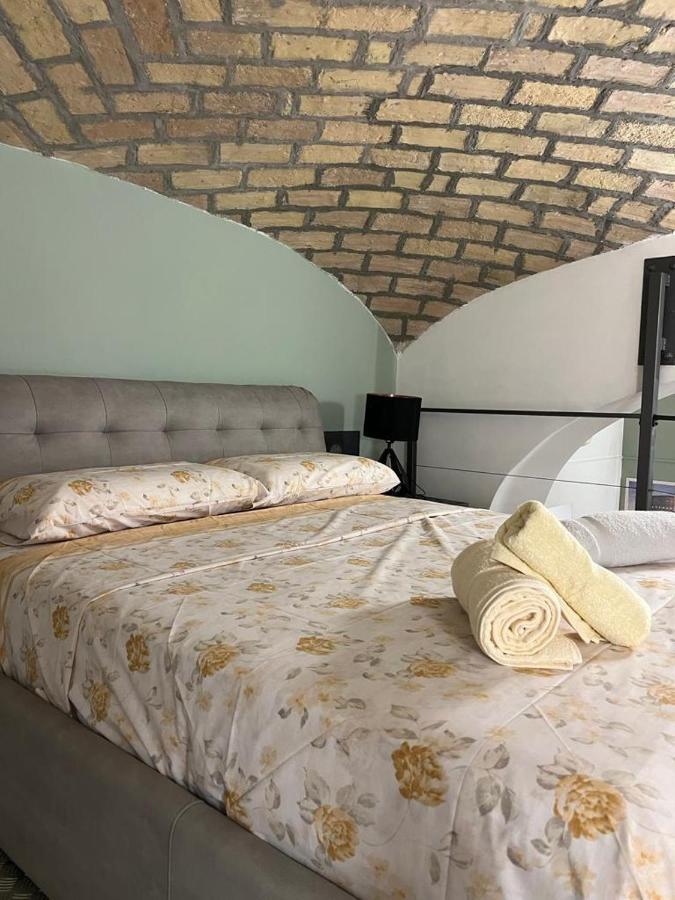 La Rosa Di Roma Colosseo Apartment Luaran gambar
