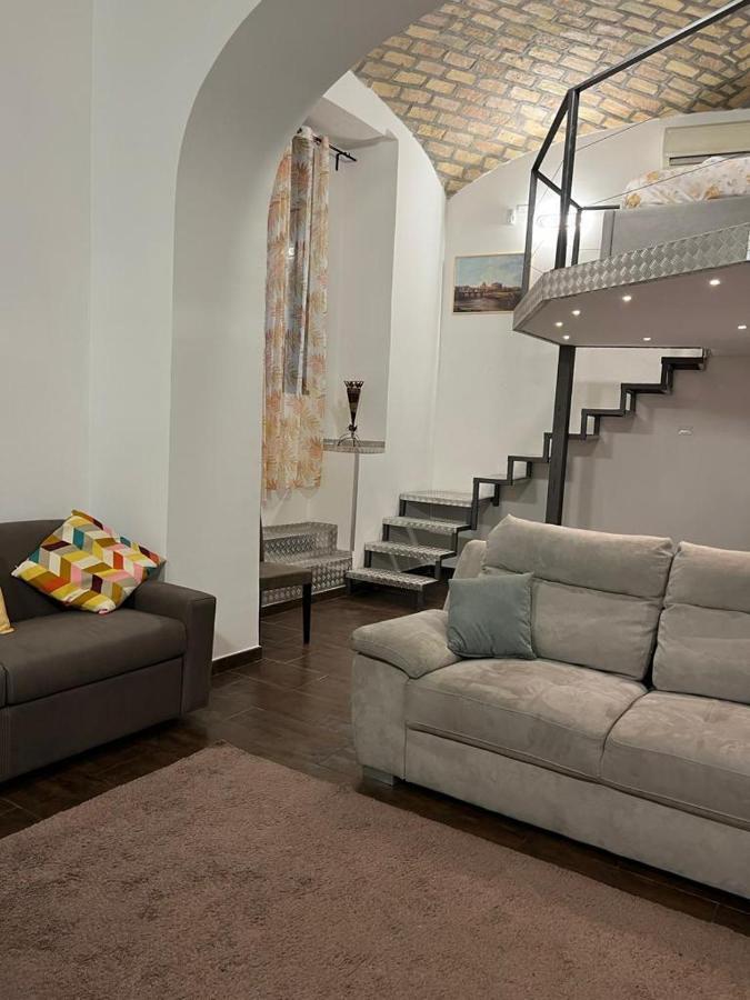 La Rosa Di Roma Colosseo Apartment Luaran gambar