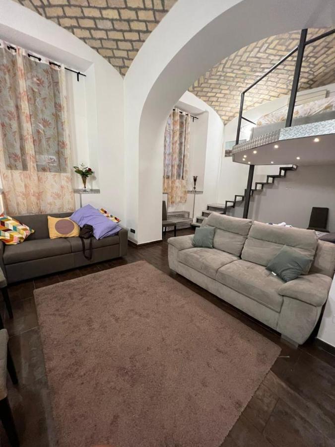 La Rosa Di Roma Colosseo Apartment Luaran gambar